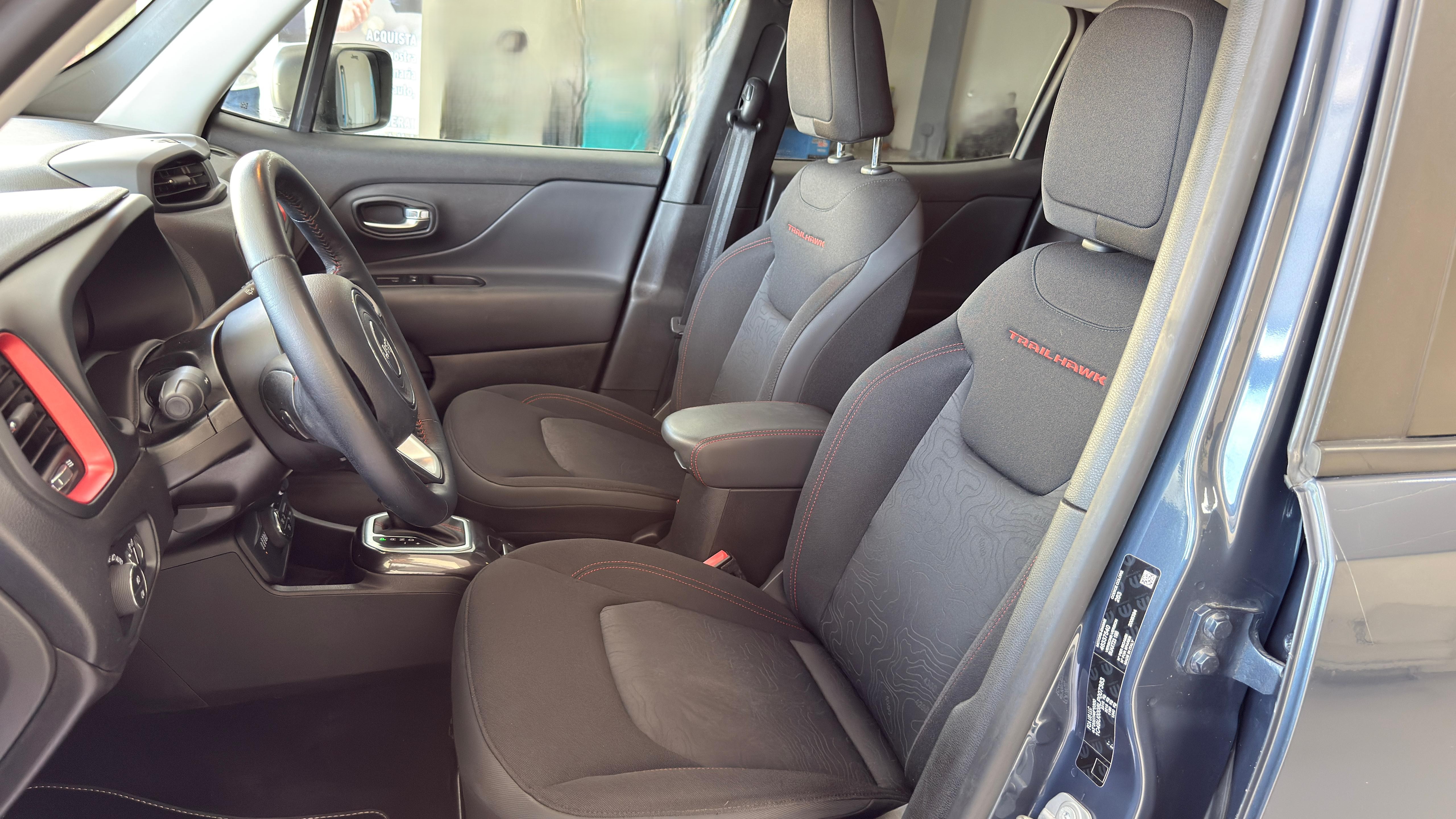 Jeep Renegade 1.3 t4 phev Trailhawk 4xe at6 240Cv.