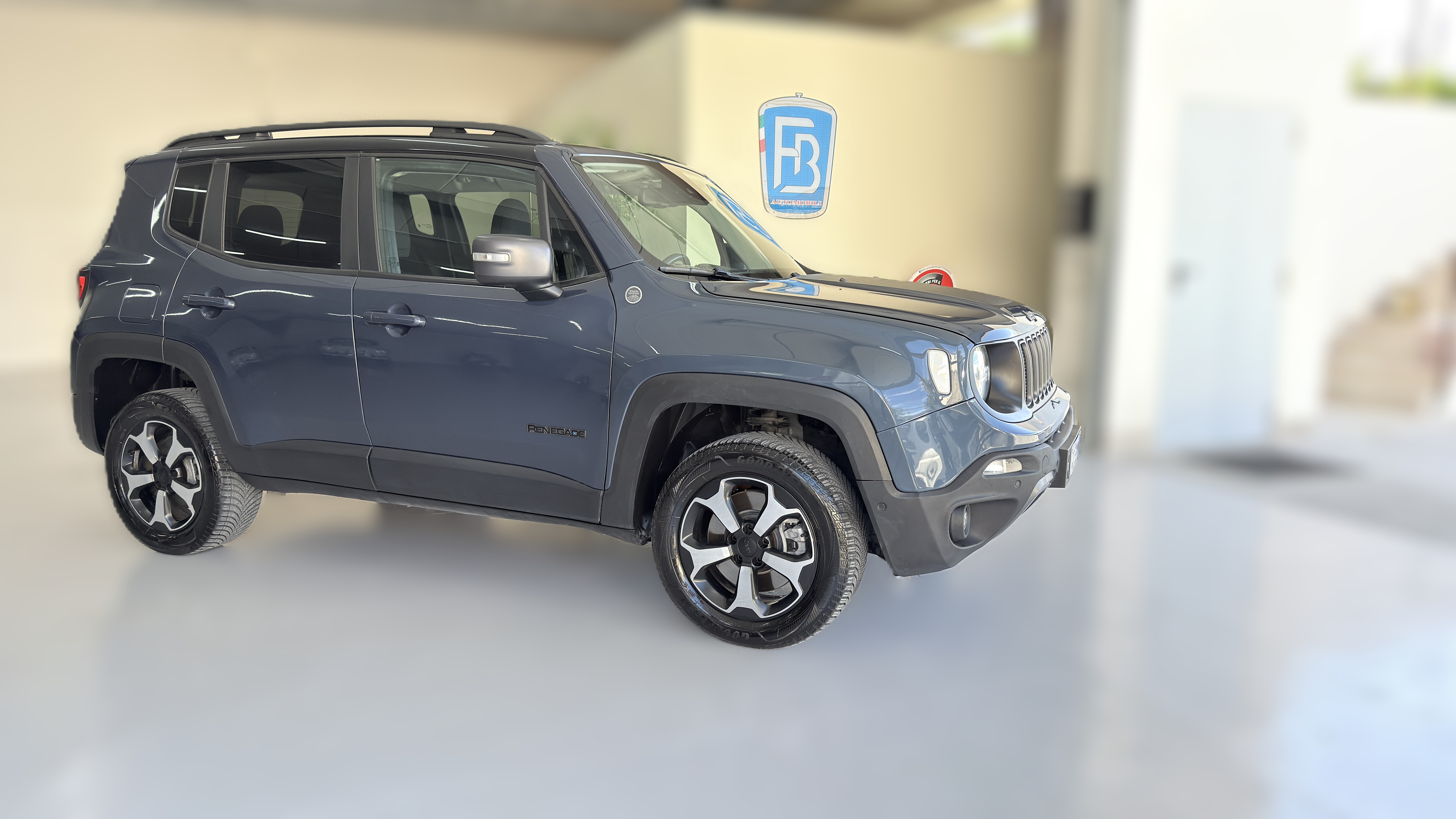 Jeep Renegade 1.3 t4 phev Trailhawk 4xe at6 240Cv.