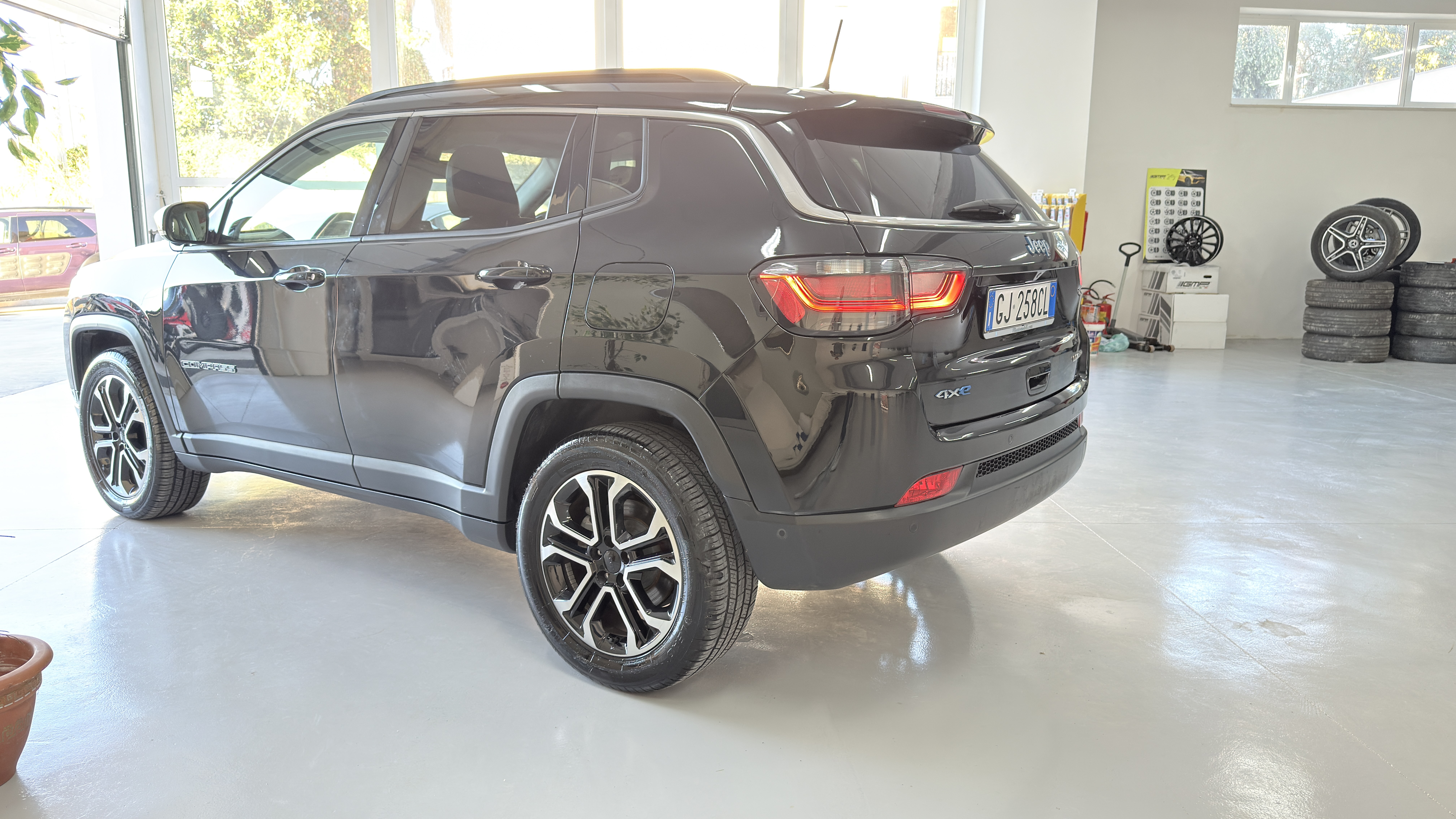 Jeep Compass 1.3turbo Phew 4xe Limited Automatica