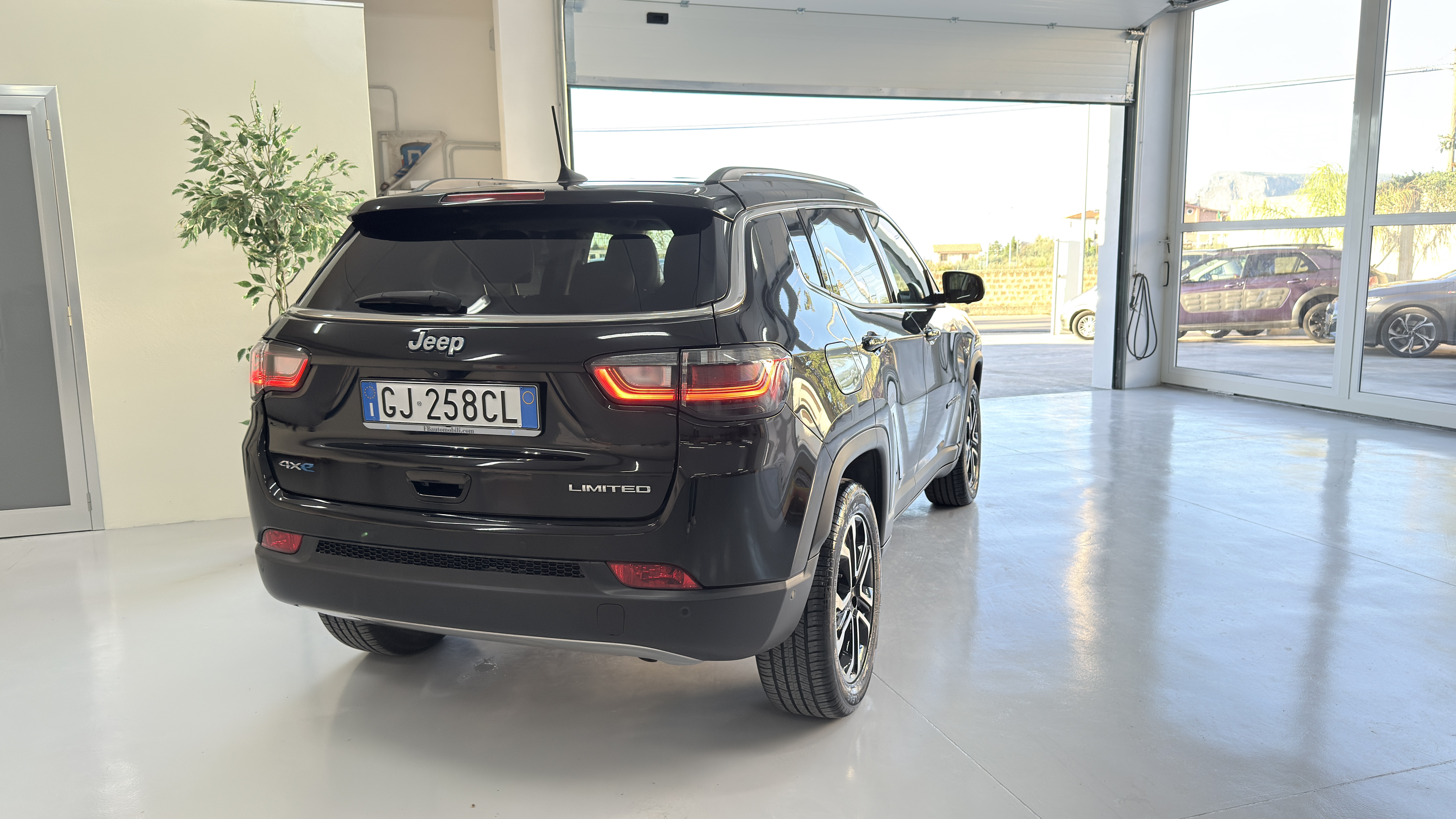 Jeep Compass 1.3turbo Phew 4xe Limited Automatica