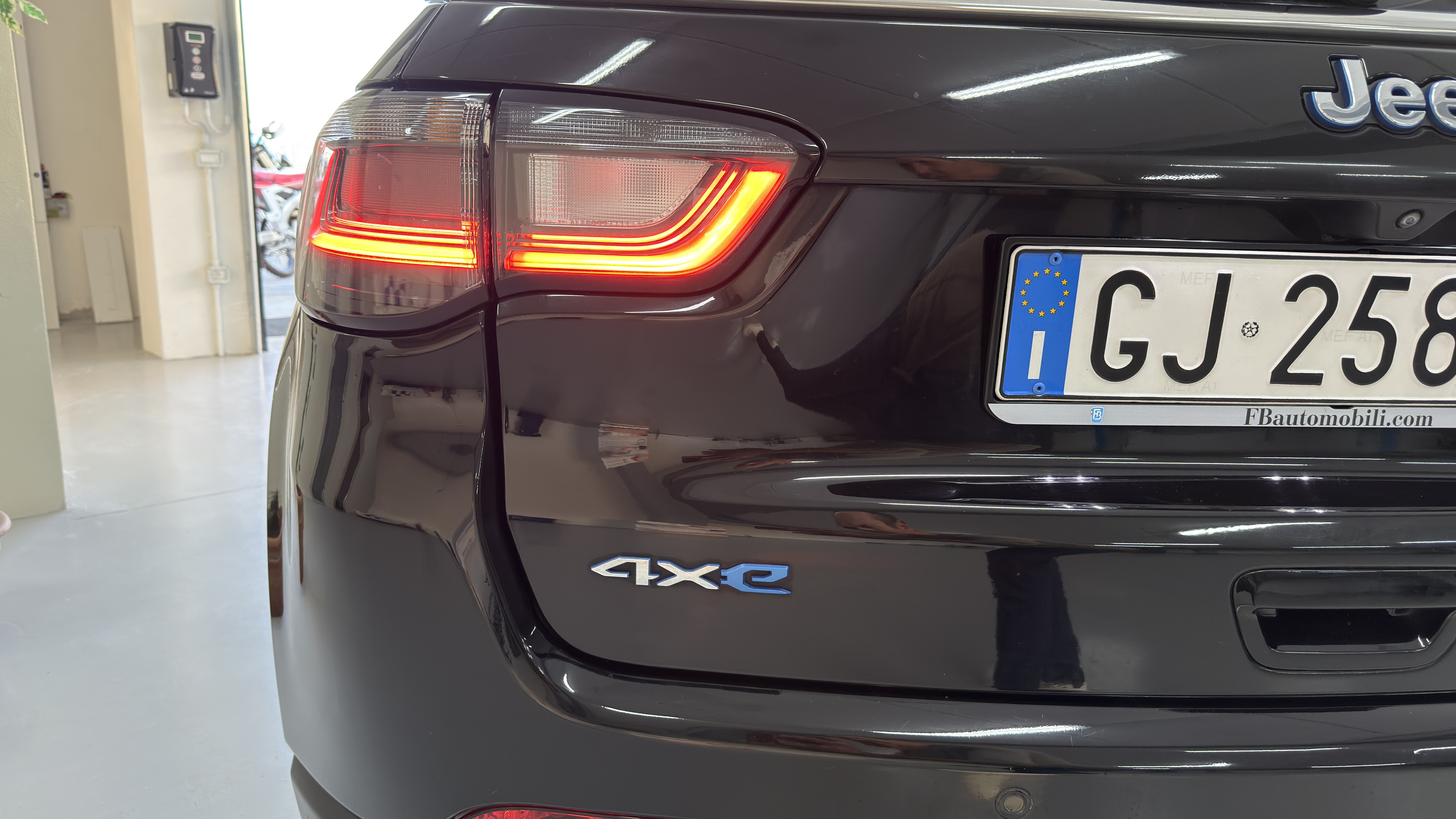 Jeep Compass 1.3turbo Phew 4xe Limited Automatica