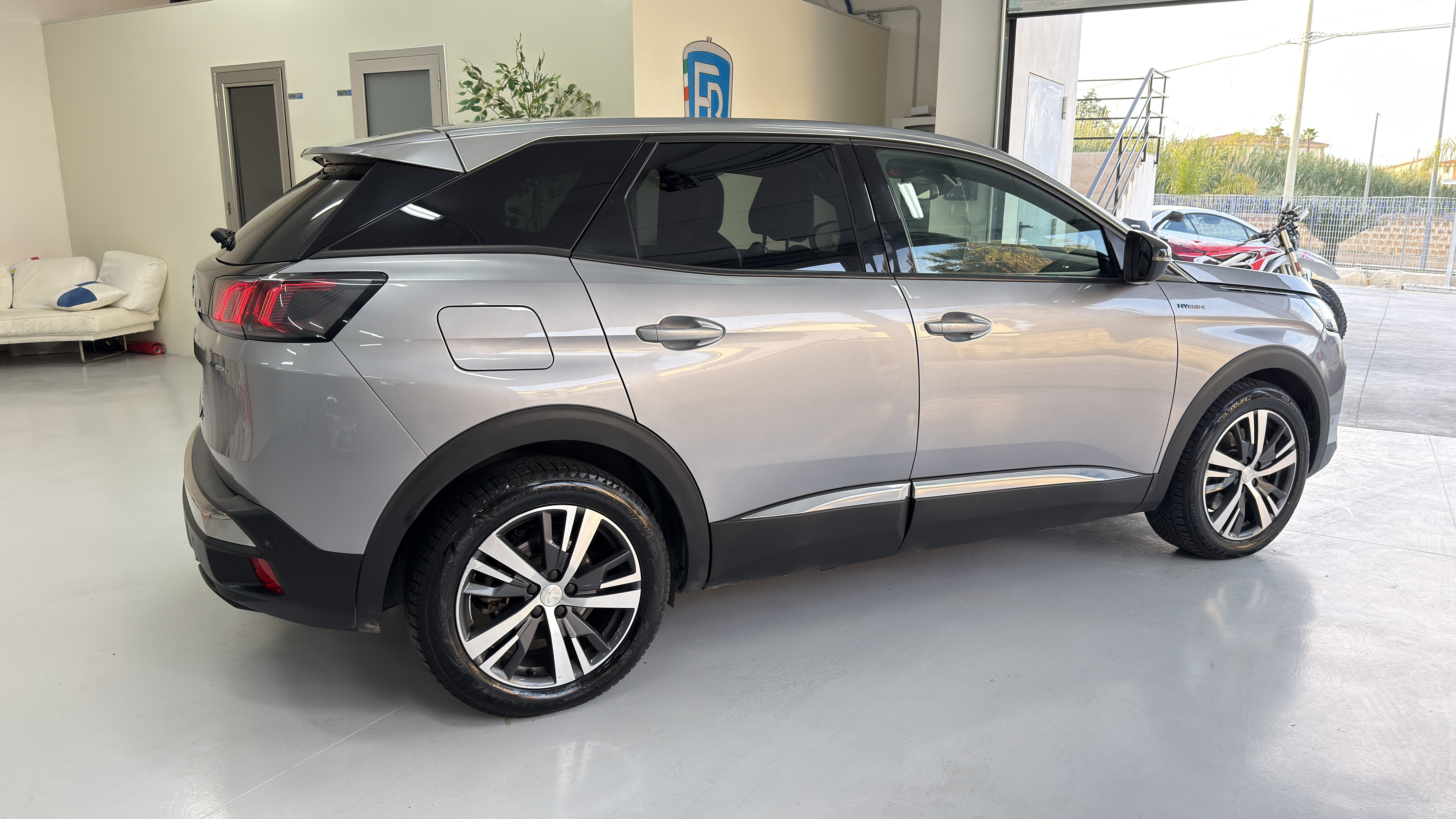 Peugeot 3008 Hybrid4 eat8 300Cv. Allure Pack Aziendale