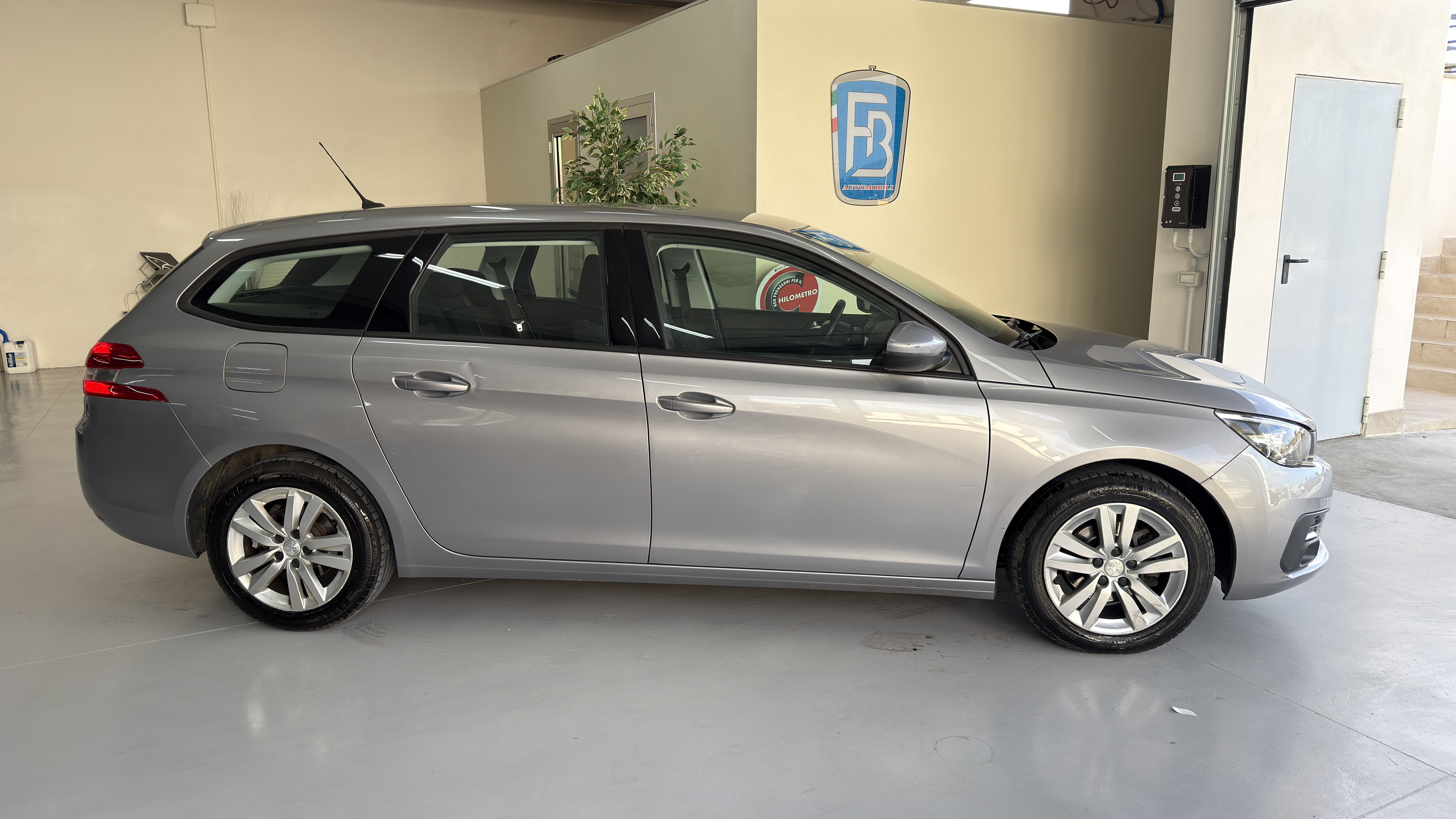 Peugeot 308 1.5 BlueHDi 130 S&S SW Allure