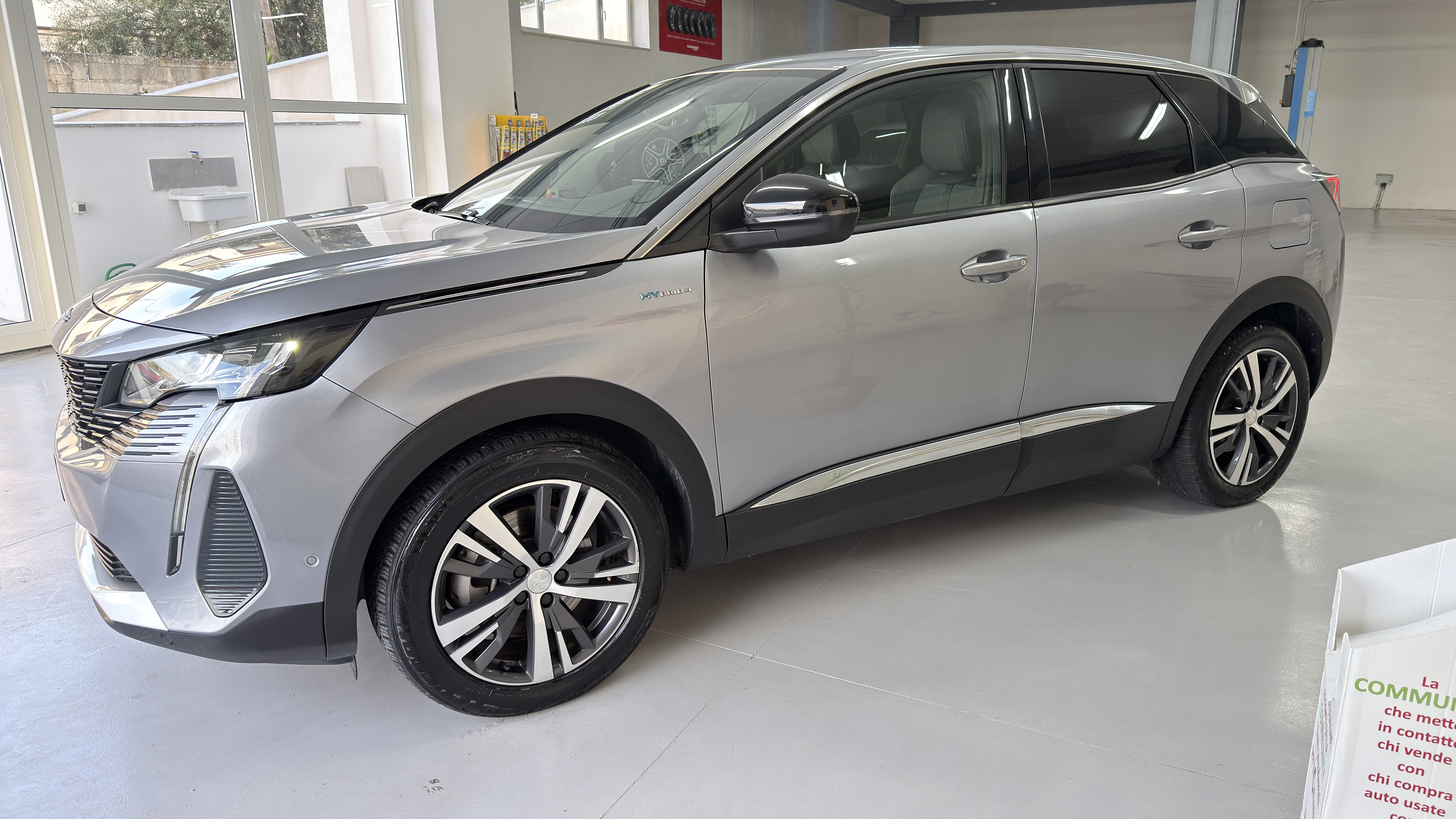 Peugeot 3008 Hybrid4 eat8 300Cv. Allure Pack Aziendale