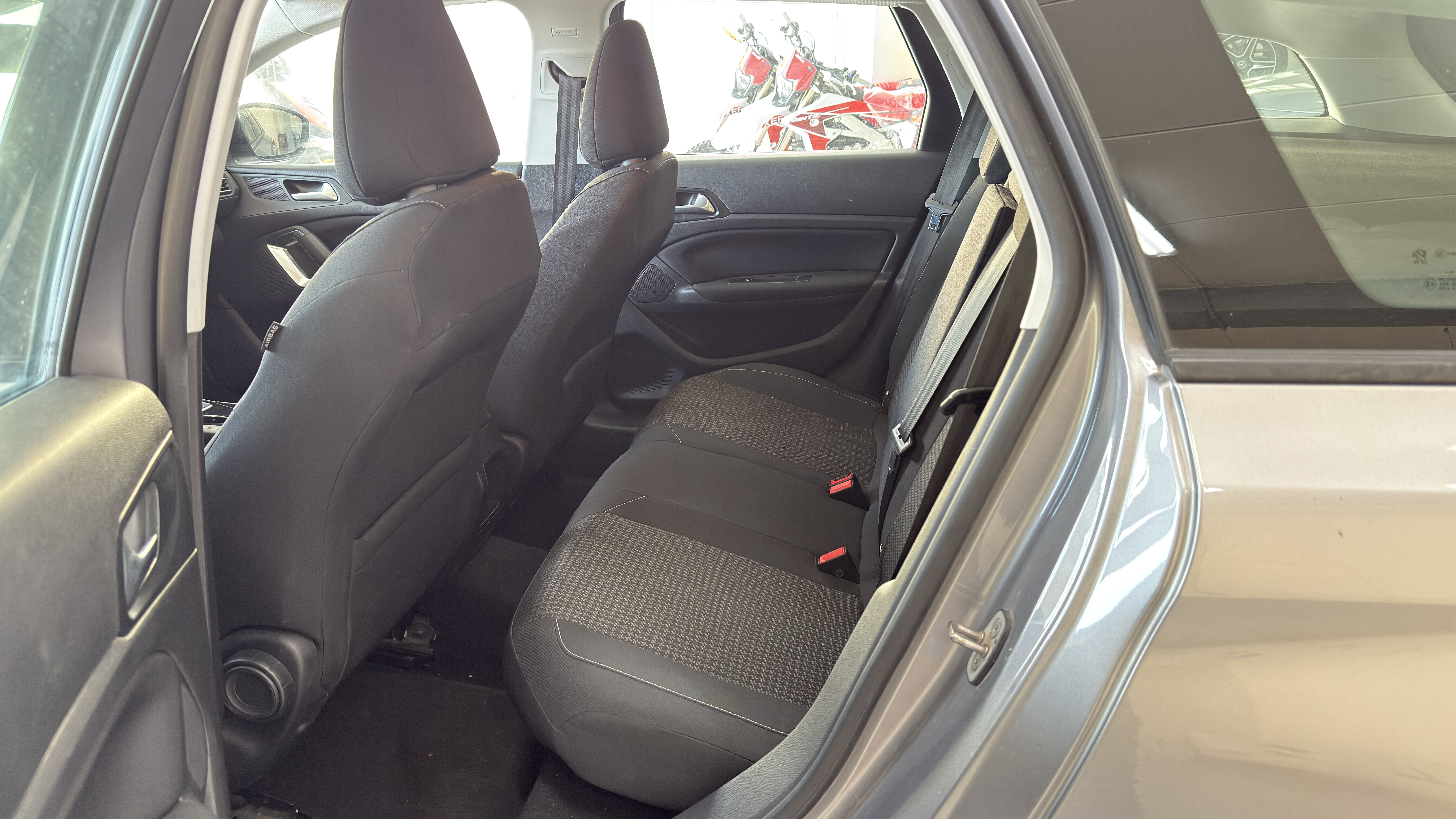 Peugeot 308 1.5 BlueHDi 130 S&S SW Allure