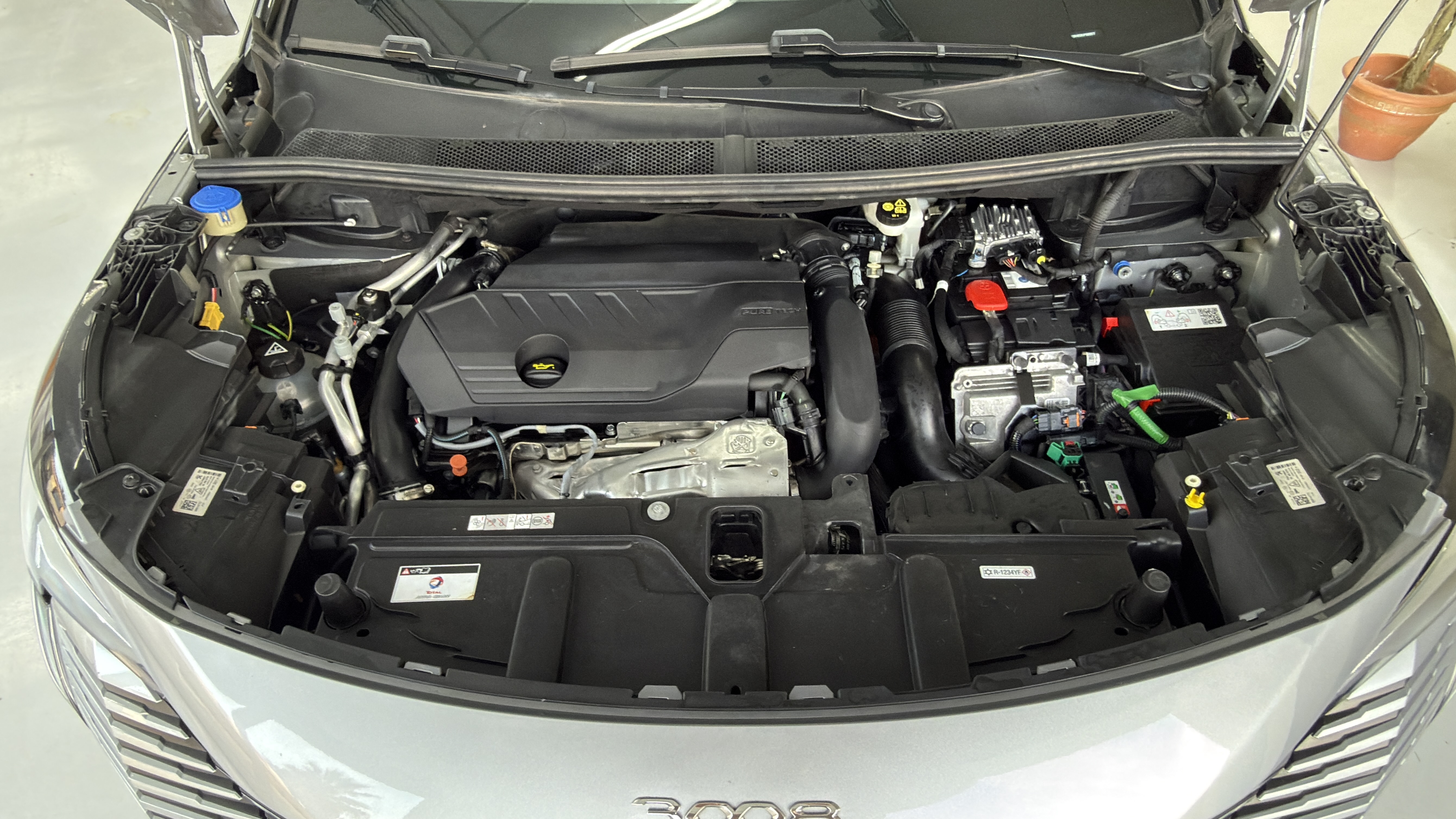 Peugeot 3008 Hybrid4 eat8 300Cv. Allure Pack Aziendale