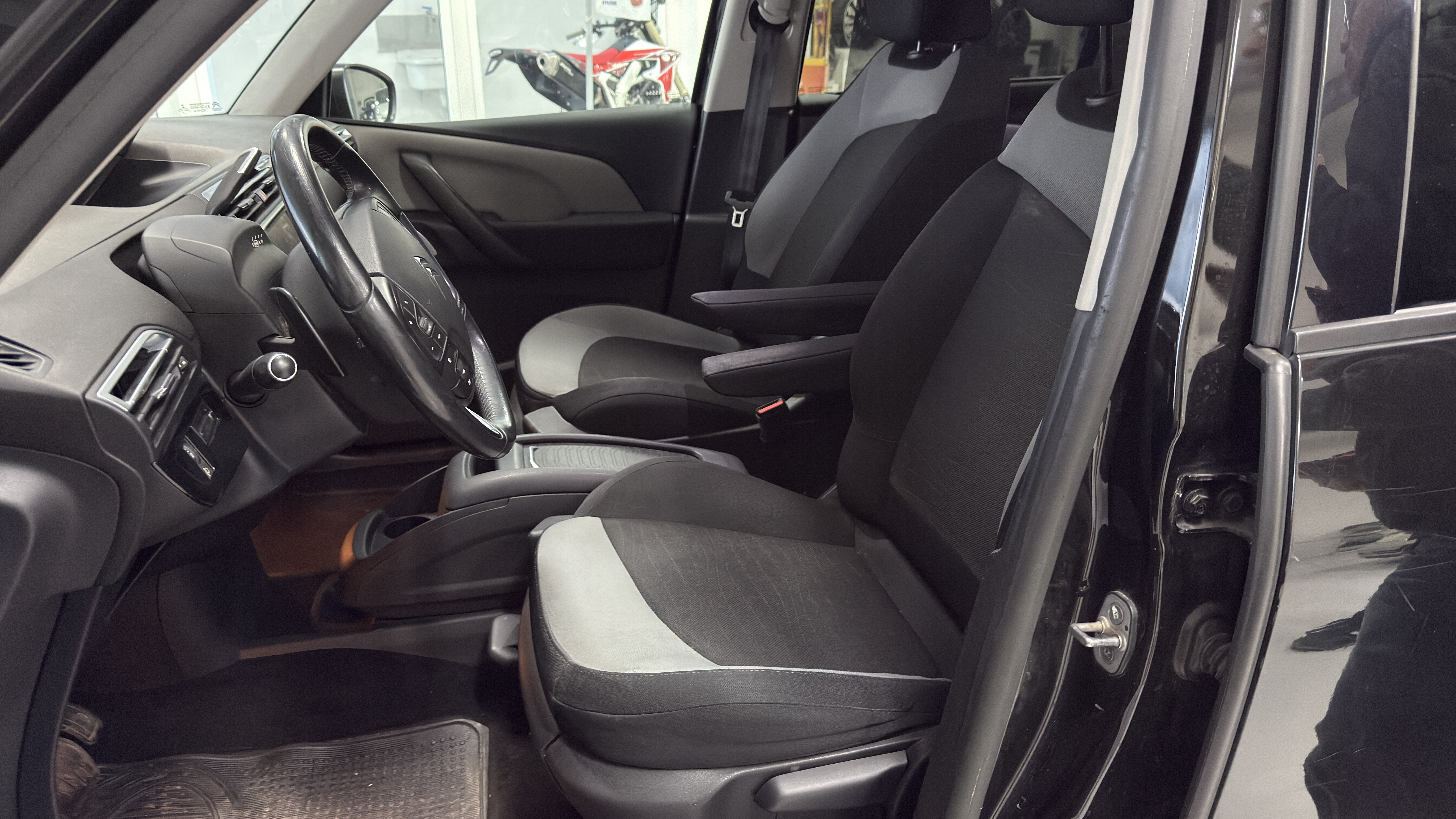 Citroen Grand C4 Picasso 1.6 e-hdi Exclusive 115cv etg6