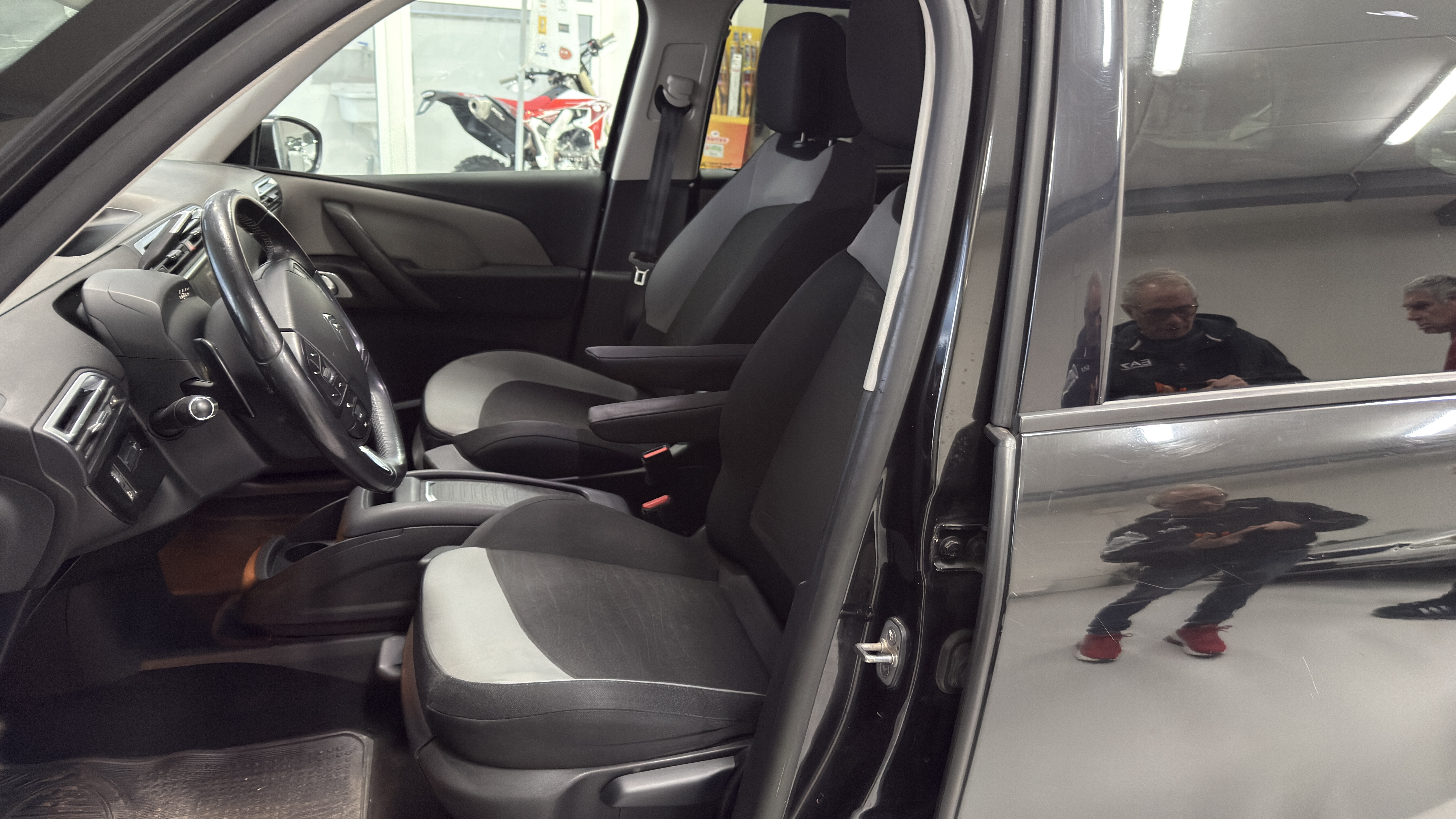 Citroen Grand C4 Picasso 1.6 e-hdi Exclusive 115cv etg6