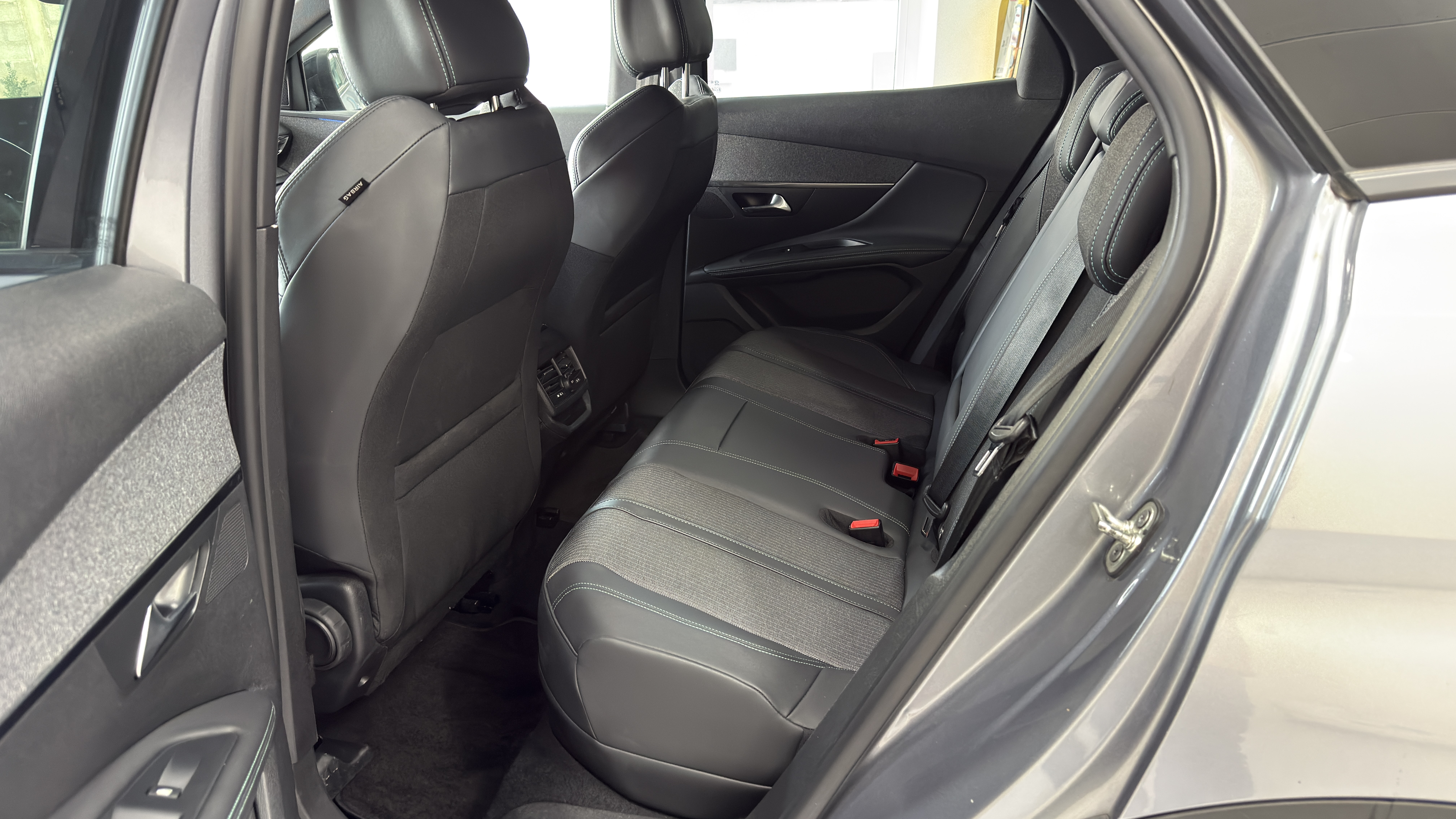 Peugeot 3008 Hybrid4 eat8 300Cv. Allure Pack Aziendale