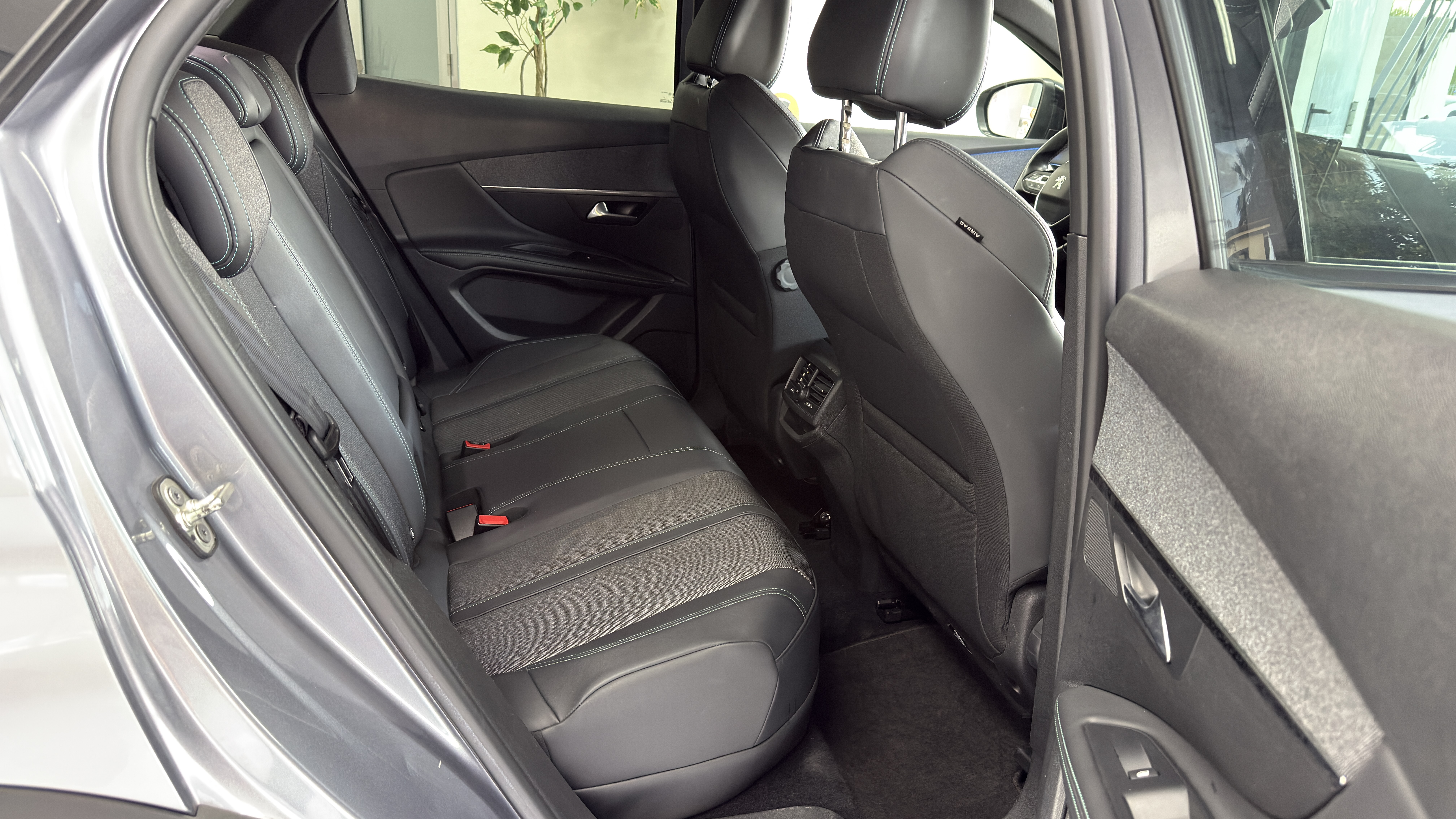 Peugeot 3008 Hybrid4 eat8 300Cv. Allure Pack Aziendale