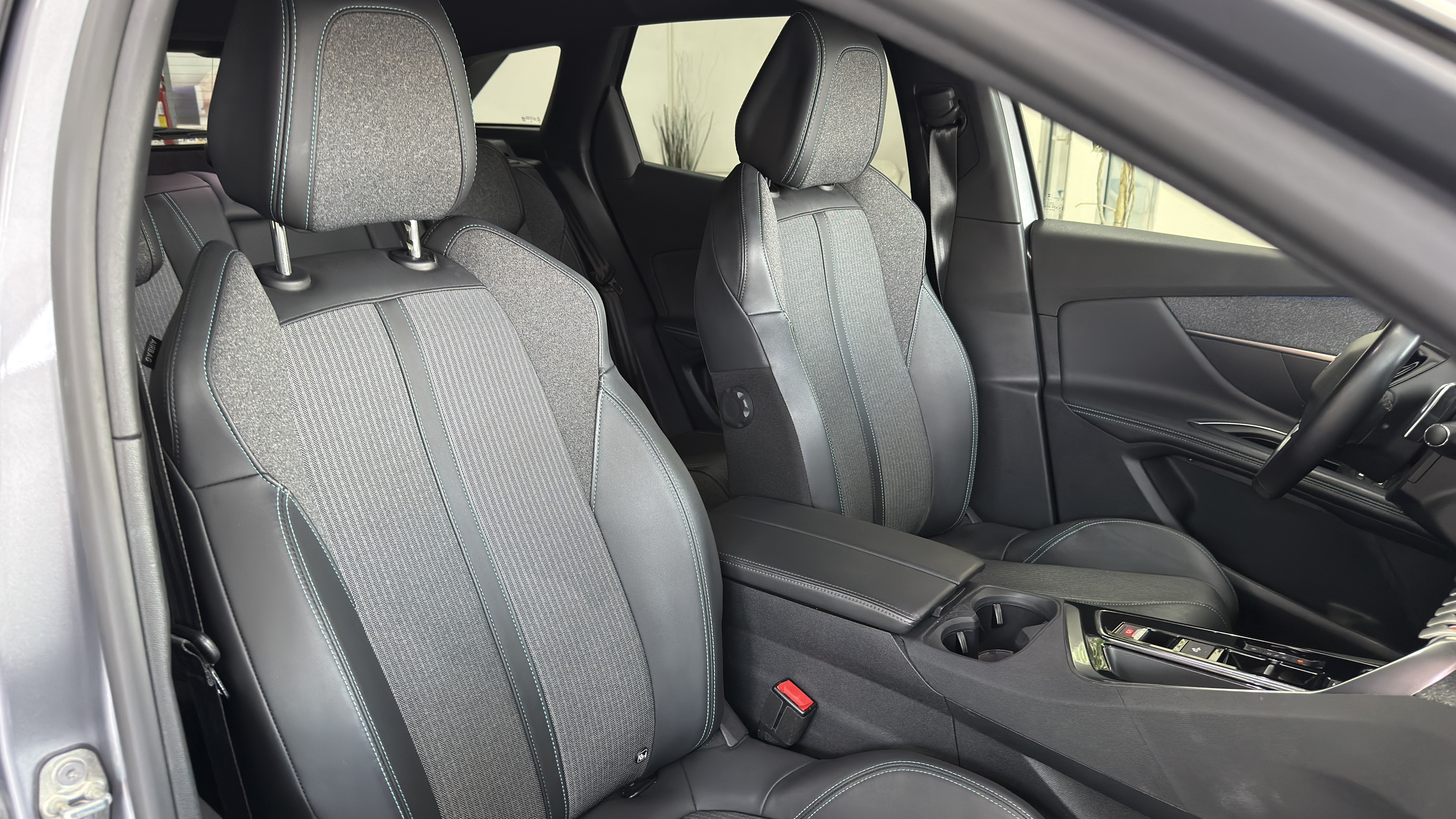 Peugeot 3008 Hybrid4 eat8 300Cv. Allure Pack Aziendale