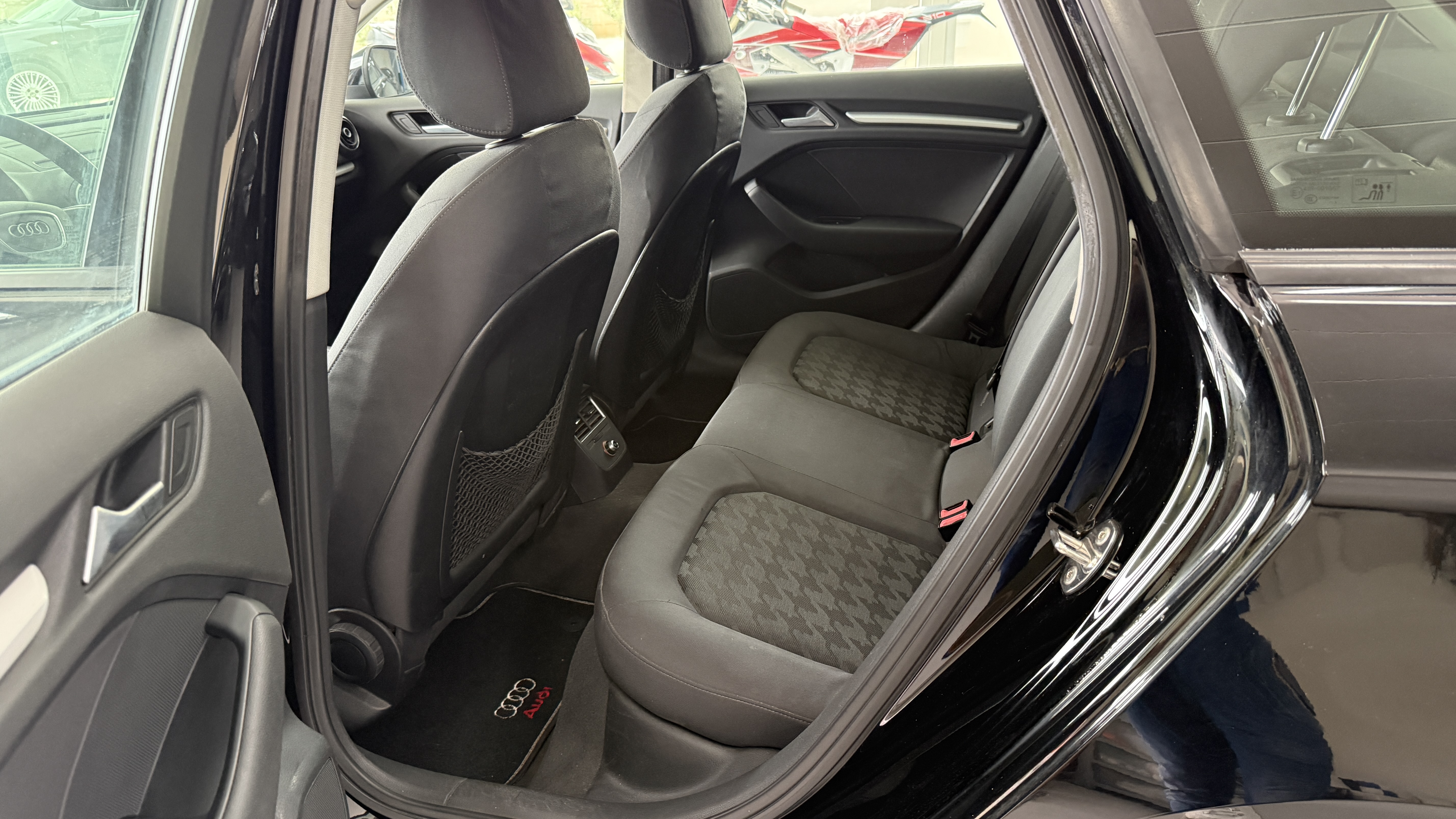 Audi A3 SportBack 1.6Tdi 105Cv. Ambition S-tronic