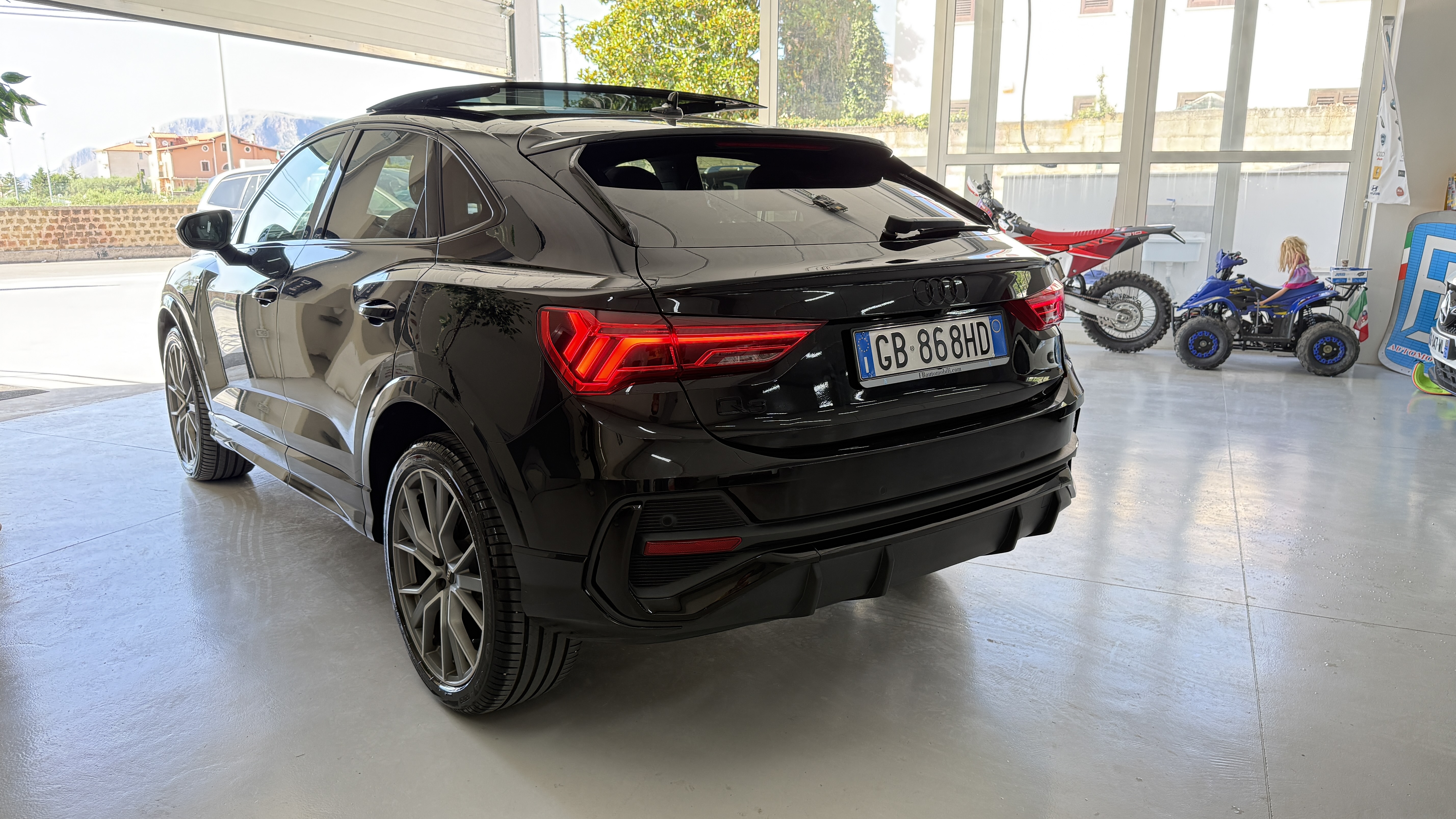 Audi Q3 SBK 35tdi SLine Interior & Exterior
