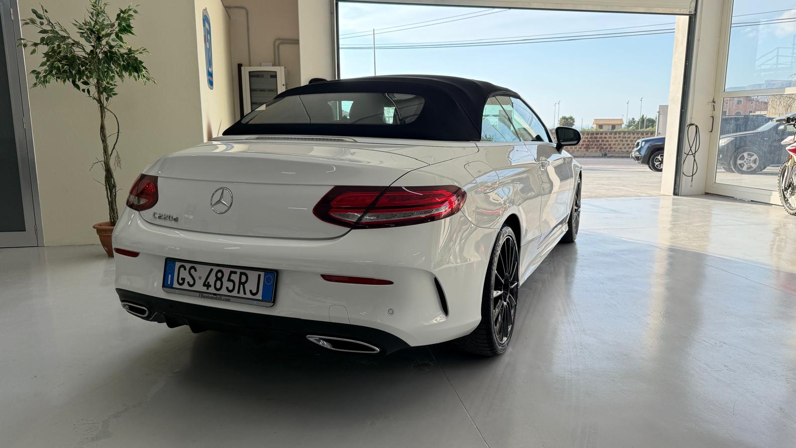 Mercedes C220d Cabrio Premium Plus AMG Automatica
