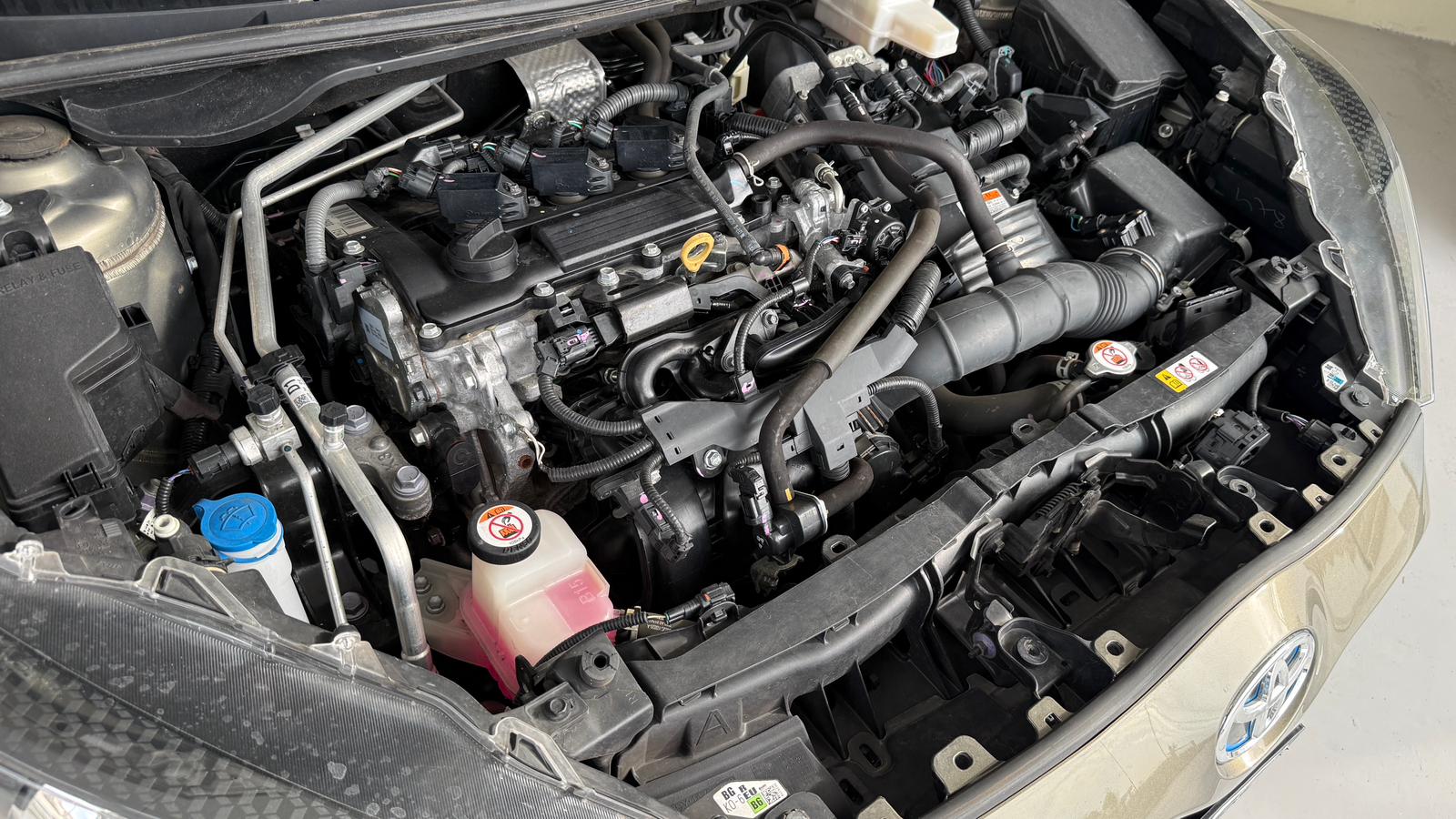 TOYOTA TOYOTA YARIS Hybrid Business