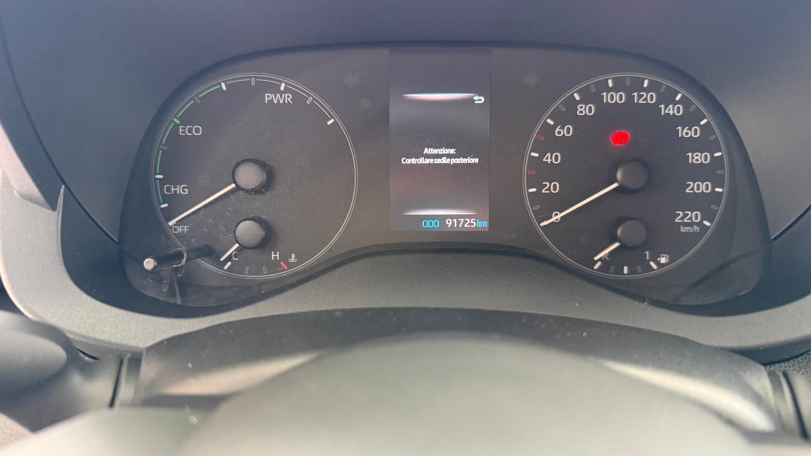 TOYOTA TOYOTA YARIS Hybrid Business